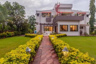 StayVista's Fairfield Villa - A green lawn and charming orchard await your retreat - Lonavala - 9