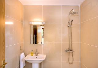 The Studio with Terrace and EV point - Callington - 2