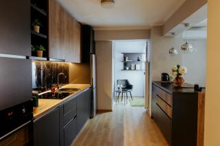 Charlotte Apartment - 2Bedrooms w Parking near Nymphaea - Oradea - 1