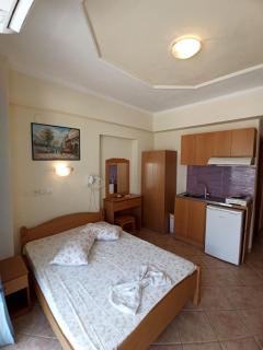 Villa Cosmos Inn - 1