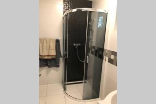 HUGO Lak Zamárdi - 4