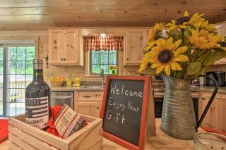 Mountain Cabin with Hot Tub and Deck in Wardensville! - Wardensville - 1