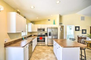 Dock and Canal Access Cape Coral Family Home - Cape Coral - 1