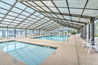 Deck and Pool Access Myrtle Beach Getaway - 8