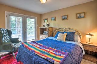 Quaint Riverside Reprieve with Kayaks and Floats! - Brookings - 1