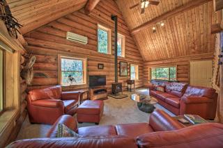 Large Cabin with Fire Pit and Grill on 34 Acres! - Sagle - 8