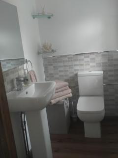 The LITTLE HOUSE in HULL - 4