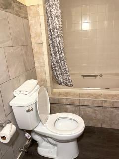 Scottish Inn Near the Falls and Casino - 3