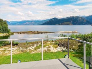 Seaside Serenity in Hardangerfjord-By Traum - 1