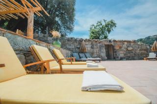 Résidence de Luxe 4 étoiles à Pietralba, 4 logements piscine chauffée BALAGNE - 3