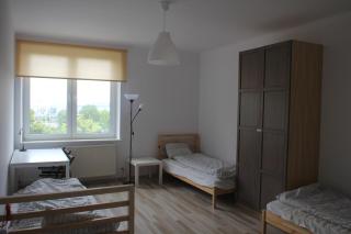 Trzyosobowy pokój w mieszkaniu czteropokojowym w centrum Gdyni. - Gdynia - 0