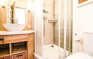 Two internally connecting 2-bed apartments with shared private entrance - 6