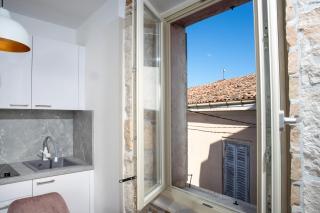 Apartments and Rooms Luan - 2