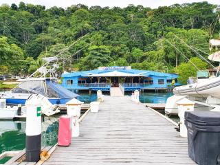 Fish Hook Marina Hotel - 2