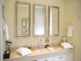 Gilbey's Bar, Restaurant & Townhouse - Windsor - 7
