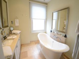Gilbey's Bar, Restaurant & Townhouse - Windsor - 6
