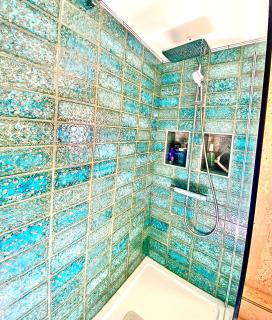 Luxurious, Fabulous, Fun, Contemporary Suite in Retreat Centre - Salisbury - 6