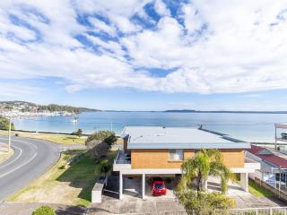 Blue Vista,9,13 Victoria Parade - Studio with stunning water views and air conditioning - Nelson Bay - 9