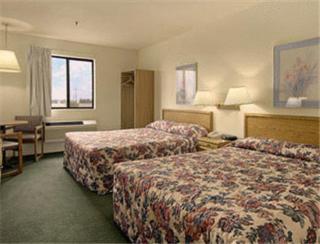 Super 8 by Wyndham Spokane/West - Airway Heights - 3