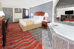 Travelodge Inn & Suites by Wyndham Norman - 7