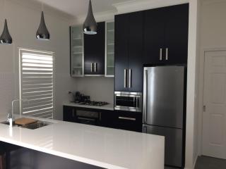 Chic 2 Bedroom Keilor - 0