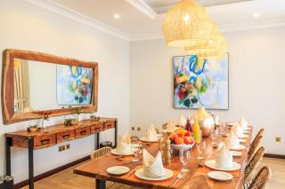 The S Holiday Homes - Stunning 5 Bedrooms Villa at the Palm Jumeirah with Private Beach and Pool - Dubái - 5