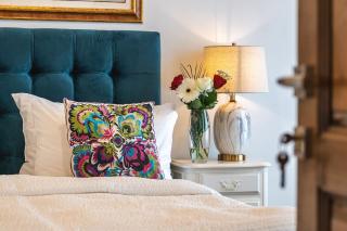 Nikolas Haus Premium Historic Center Stay & Free Parking - 8