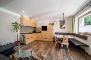 Ferienwohnung Haus Fliri - Melago - 8