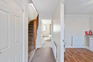 East Midland House FREE Private Parking Fast WiFi Smart TV with Garden - Kettering - 8