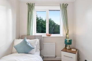 East Midland House FREE Private Parking Fast WiFi Smart TV with Garden - Kettering - 6