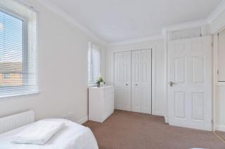 East Midland House FREE Private Parking Fast WiFi Smart TV with Garden - Kettering - 5
