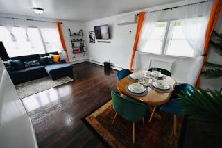 Bright & cozy * 2nd Floor Apartment*. Close to NYC - 7