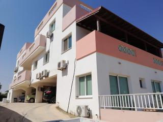 Larnaca Xylophagou 2-bedroom apartment with a shaded terrace - 3