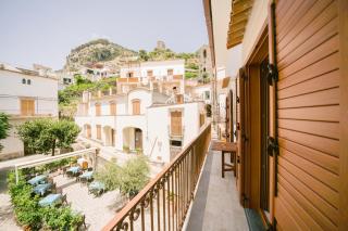 La Piazzetta Boutique Apartments - Scala - 6