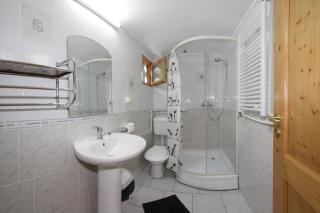Apartamente Casa Cristina in Pensiune la 400m de Pârtia de ski - Buşteni - 5