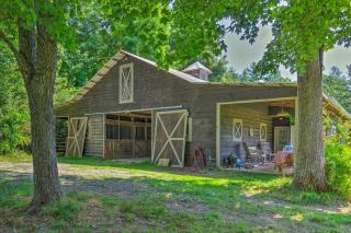Rustic and Authentic Farm Stay by DuPont Forest! - Hendersonville - 0