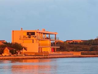 JamC Dream Familientraum direkt am Meer mit beheiztem Pool - Privlaka - 6