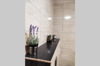 Spacious apartment near city center and the beach - 2