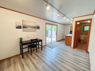 3 Bedroom home outside of Berlin, Patio with Hot Tub! - Millersburg - 3