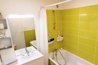 Appartement rouge avec jardin - 7