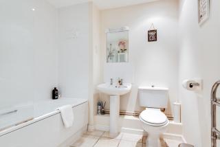 Modern 2 Bedroom Apartment in popular Jericho !!! - Oxford - 7