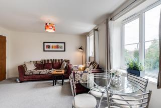 Modern 2 Bedroom Apartment in popular Jericho !!! - Oxford - 5