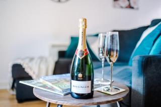 Stylish Chester City Centre apartment by 53 Degrees Property, Ideal for Couples & Business Professionals - Sleeps 4 - Chester - 4