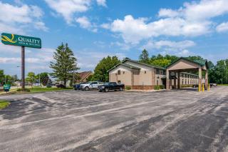 Quality Inn & Suites Marinette - 9