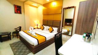 Hotel Ozas Grand - Varanasi - 9