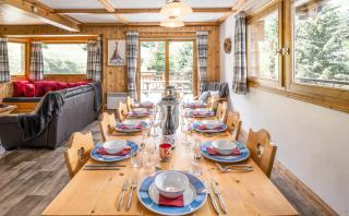 Chalet Himalaya , 10 Person Chalet with 5 ensuite bedrooms and outdoor jacuzzi in Meribel Centre - Méribel - 4