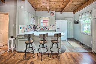 Lakefront Home with Dock 10 Mi to Central Ave! - Hot Springs - 3