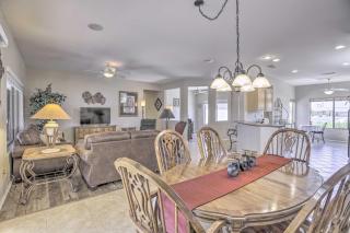 Near Golf Inviting Surprise Home with Covered Patio - Surprise - 4
