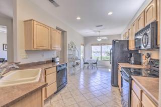 Near Golf Inviting Surprise Home with Covered Patio - Surprise - 3
