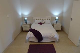 Lovely 2-bedroom apartment with free parking on premises - Jeffreys Bay - 6